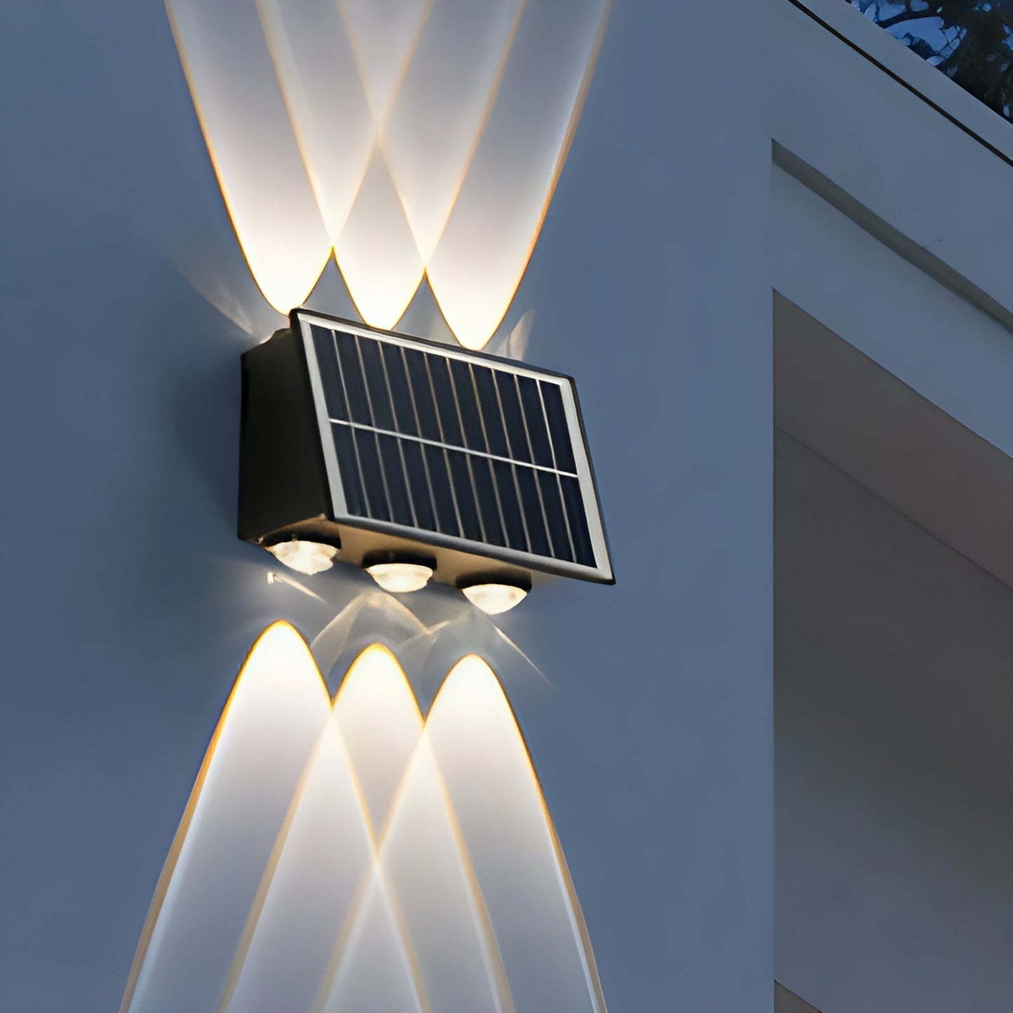 Solarny kinkiet ścienny