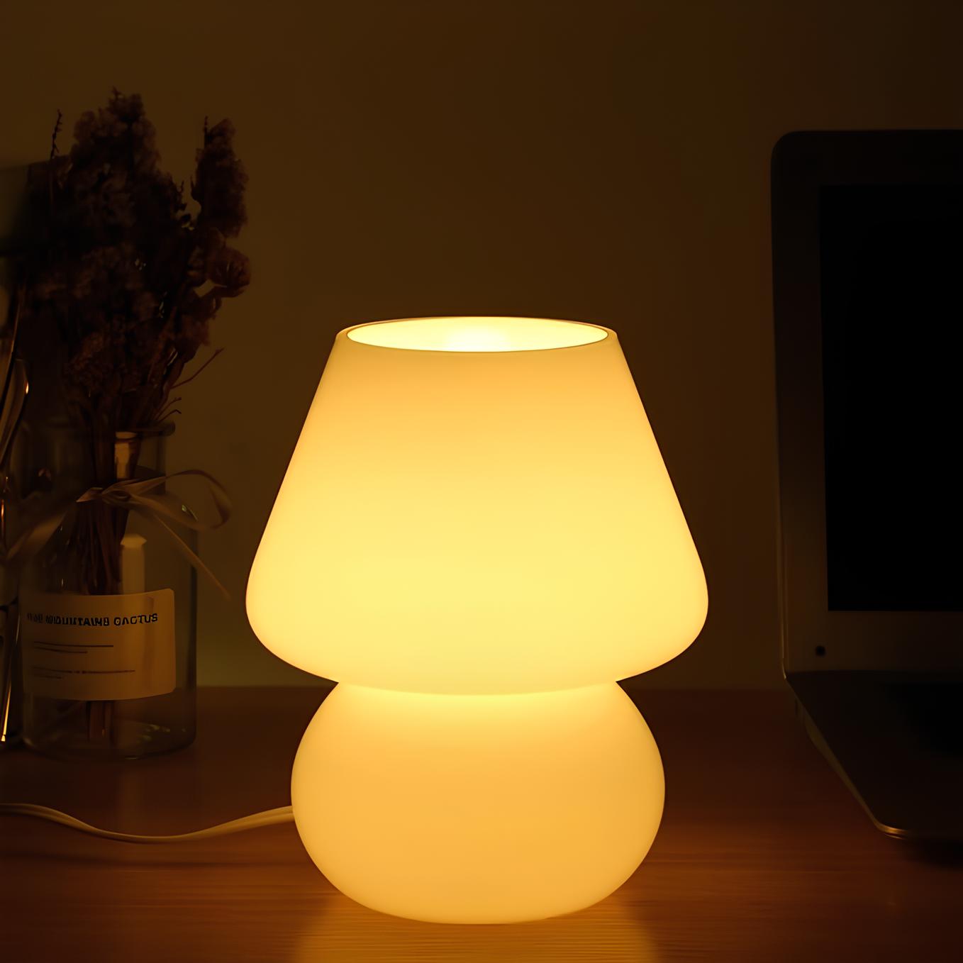 Verra™ Ręcznie wydmuchana lampa szklana
