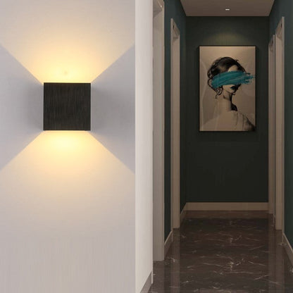 Elegancka lampa ścienna